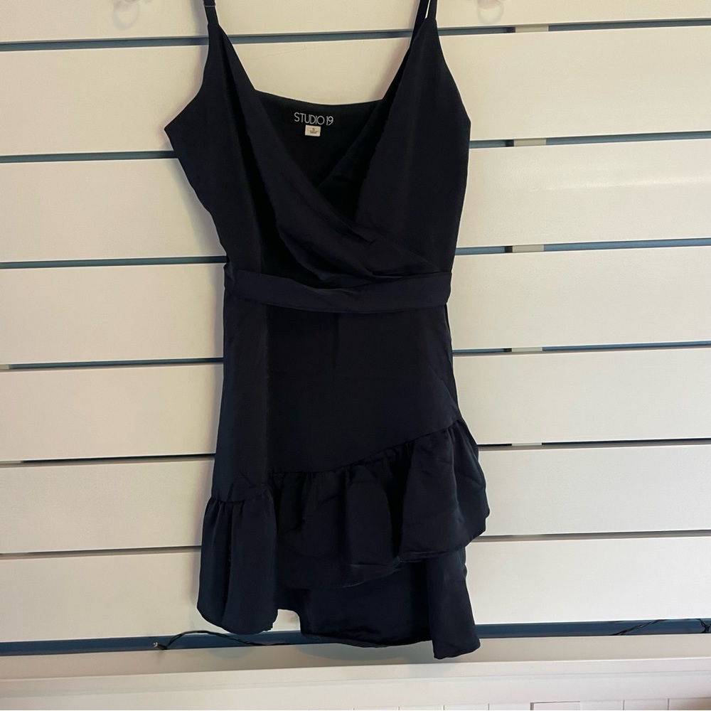 Women’s small navy blue Francesca‘s mini dress - Picture 4 of 9